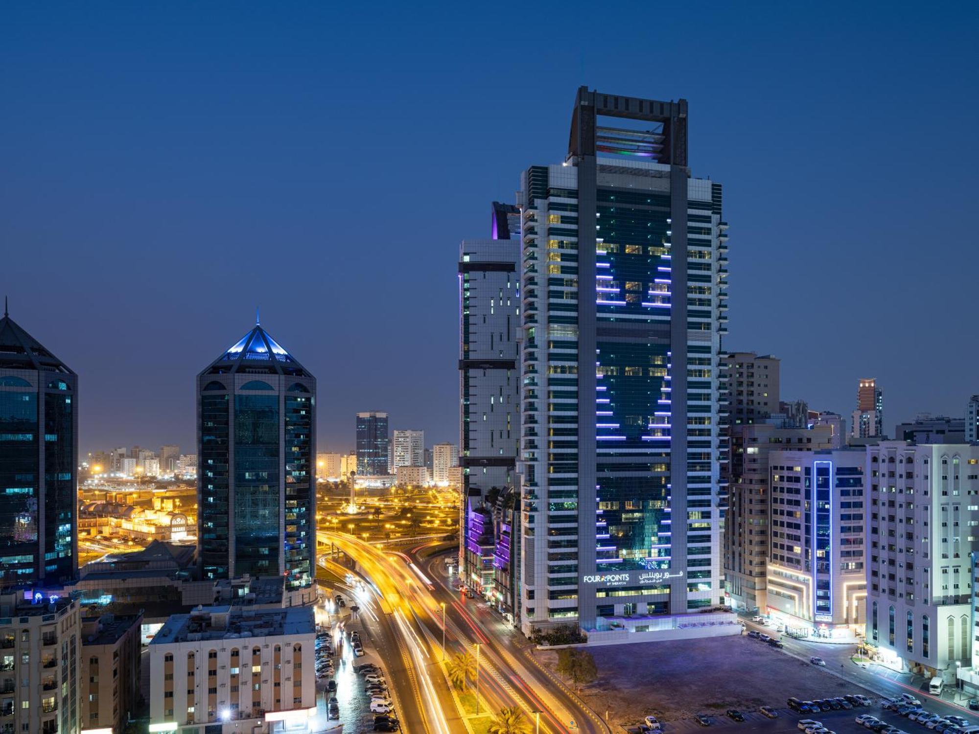 Four Points By Sheraton Şarja Dış mekan fotoğraf