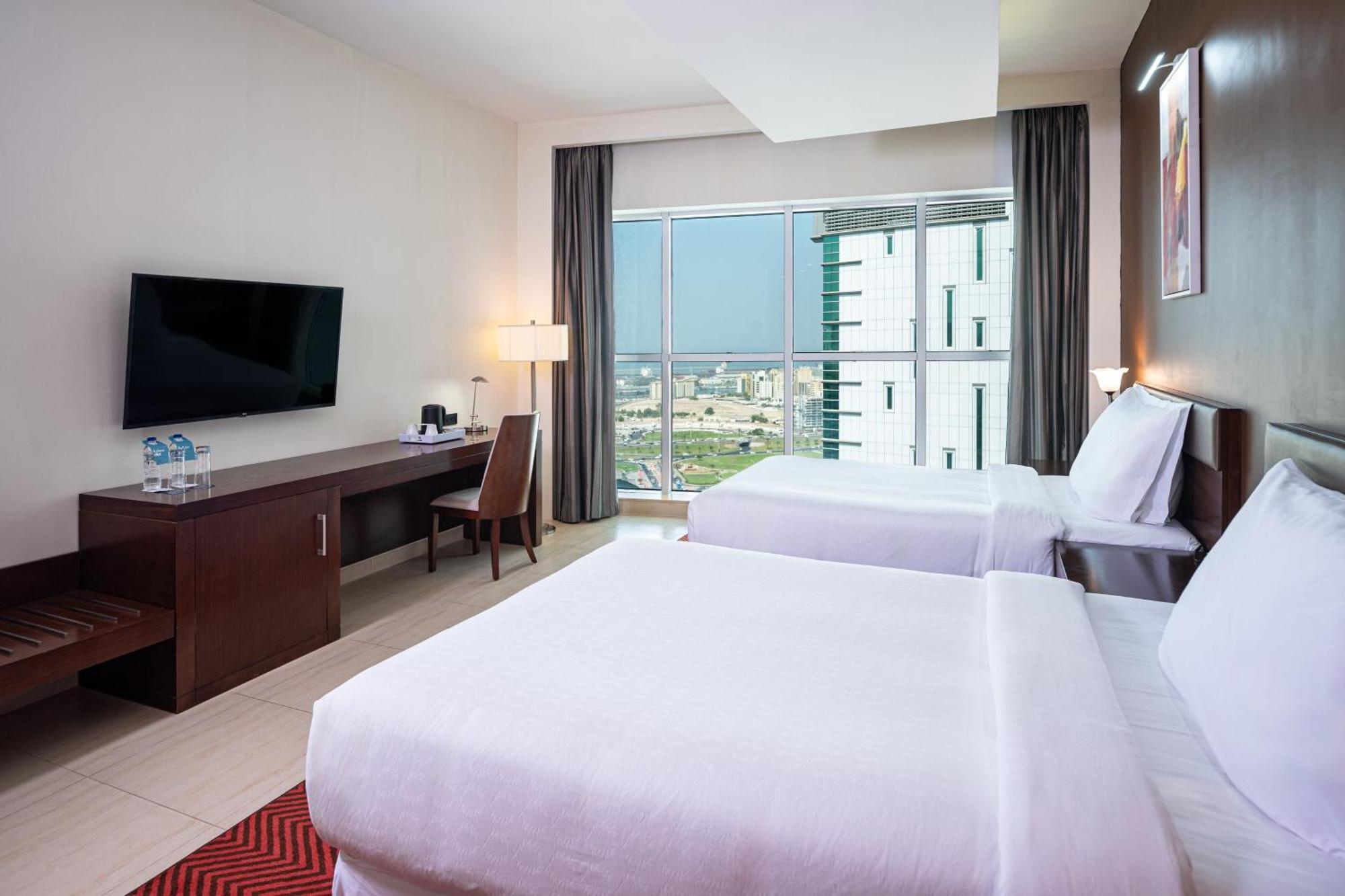Four Points By Sheraton Şarja Dış mekan fotoğraf