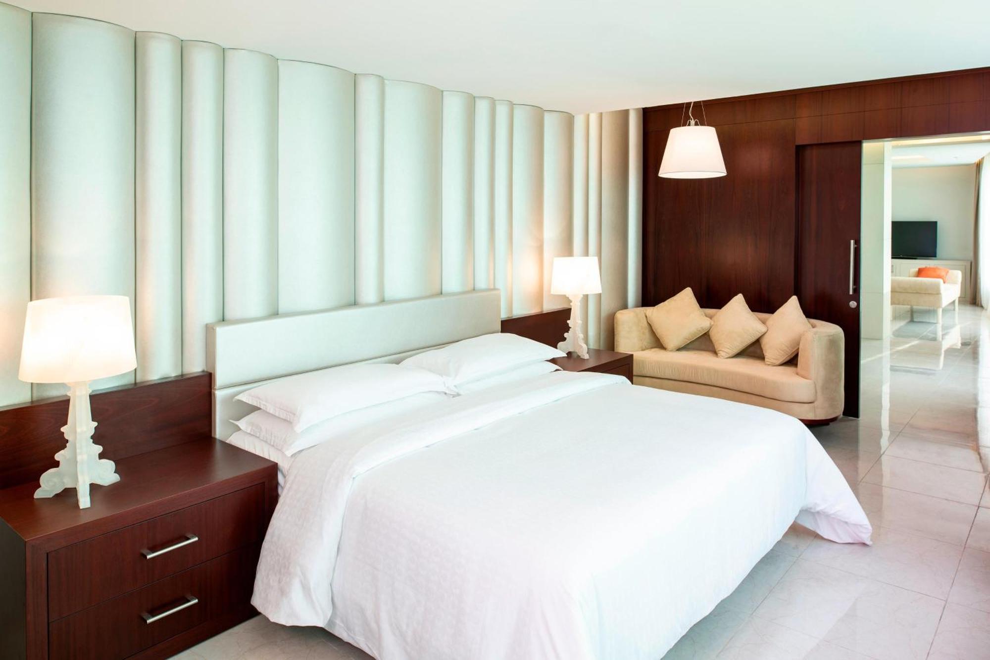 Four Points By Sheraton Şarja Dış mekan fotoğraf