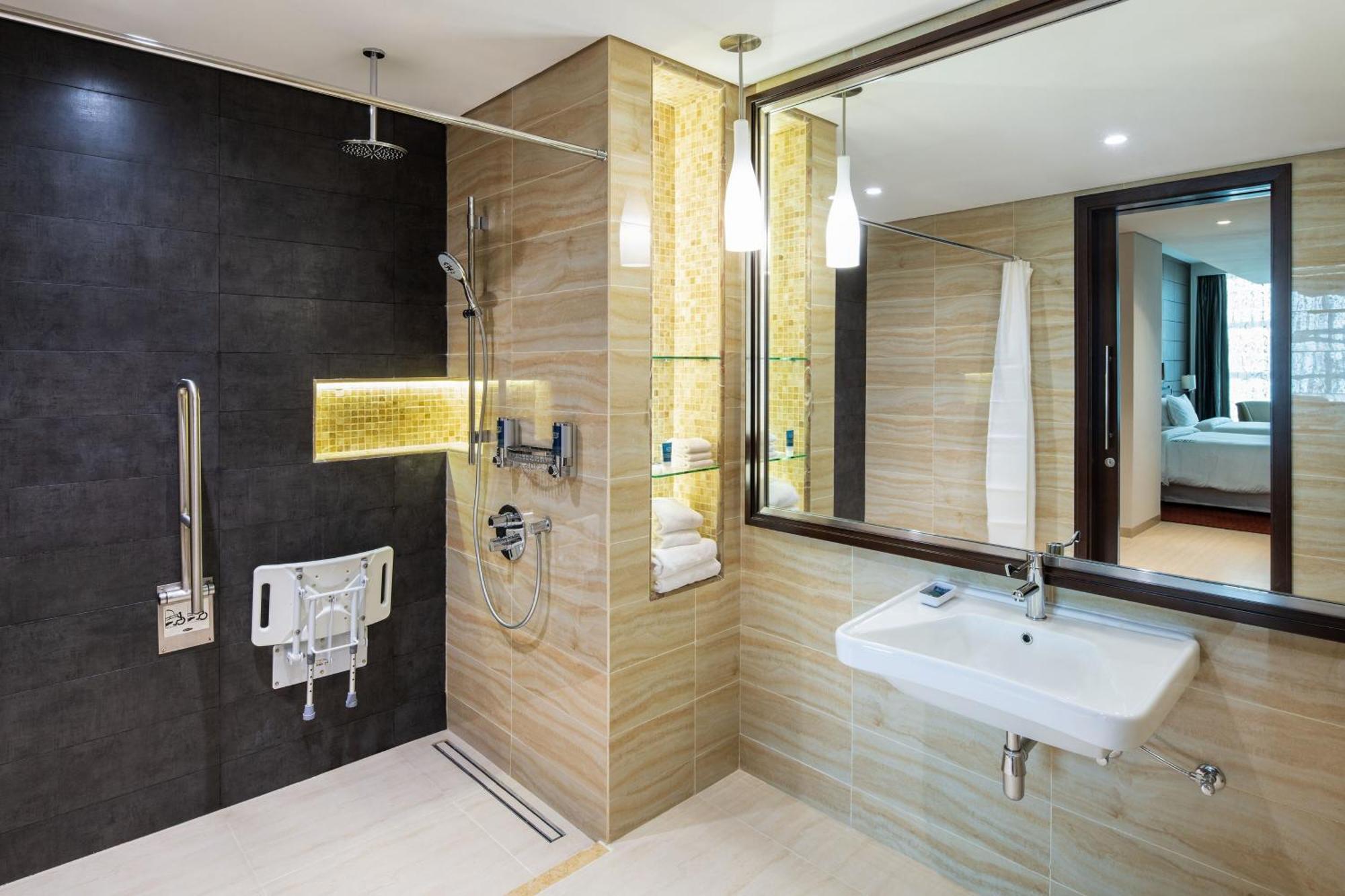 Four Points By Sheraton Şarja Dış mekan fotoğraf