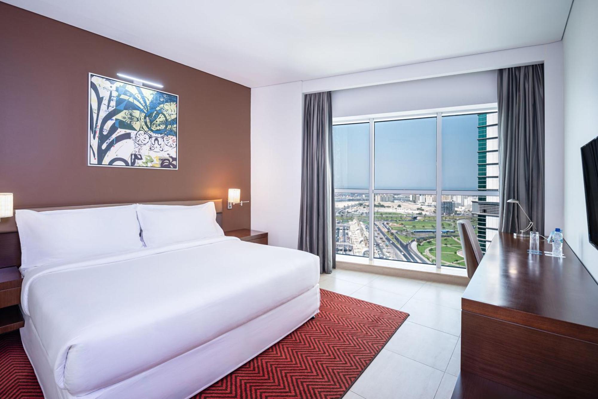 Four Points By Sheraton Şarja Dış mekan fotoğraf