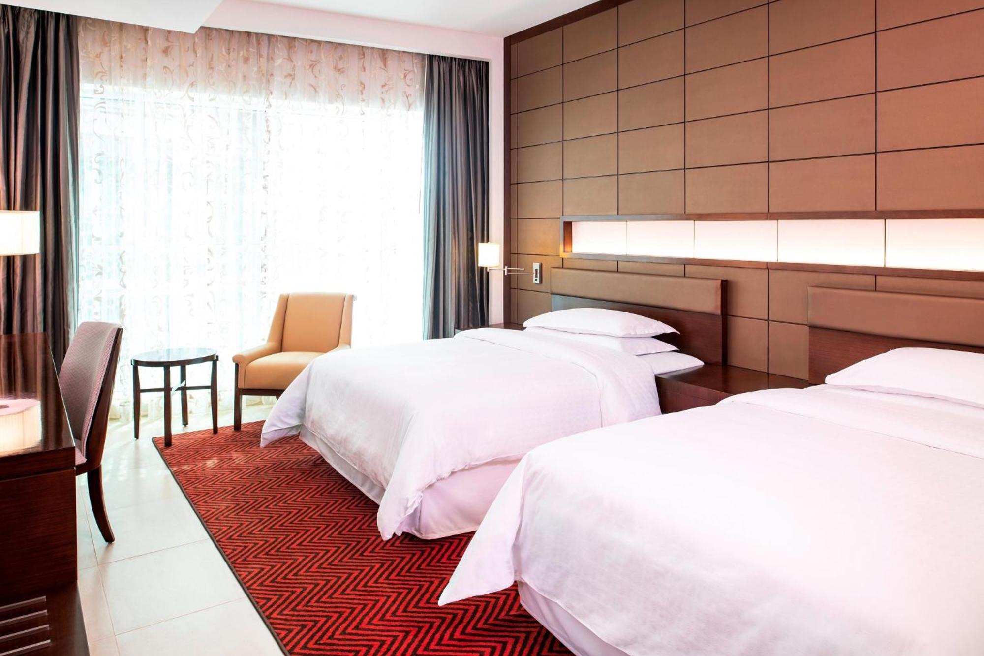 Four Points By Sheraton Şarja Dış mekan fotoğraf