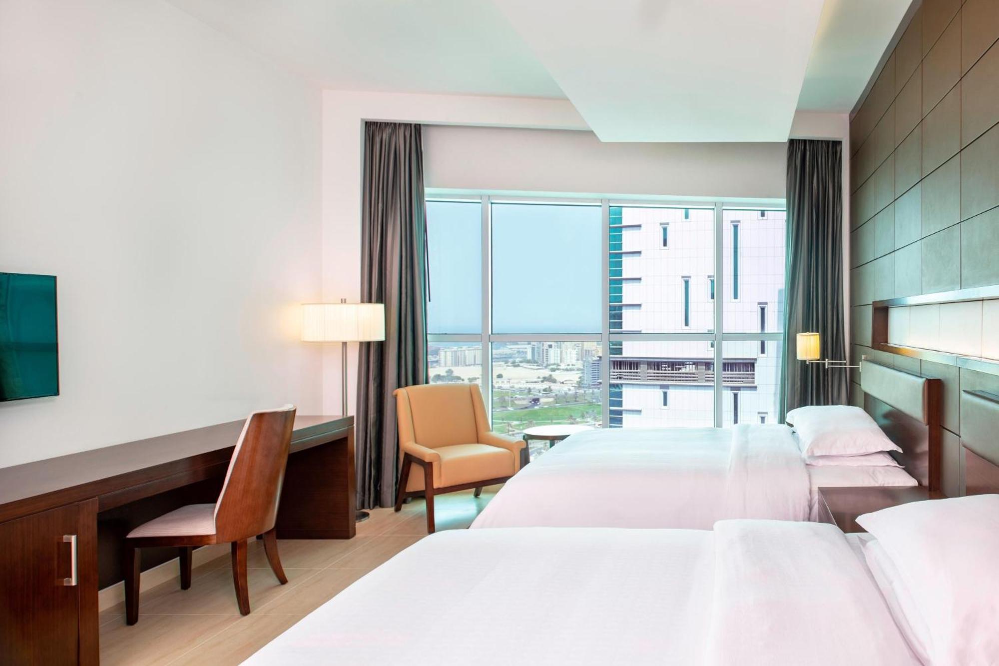 Four Points By Sheraton Şarja Dış mekan fotoğraf