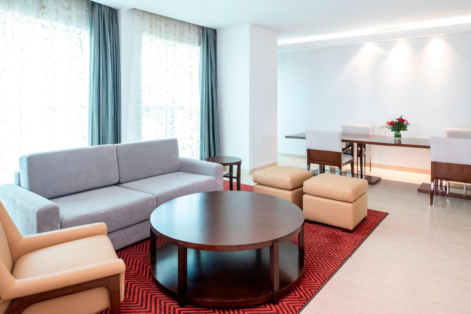Four Points By Sheraton Şarja Dış mekan fotoğraf