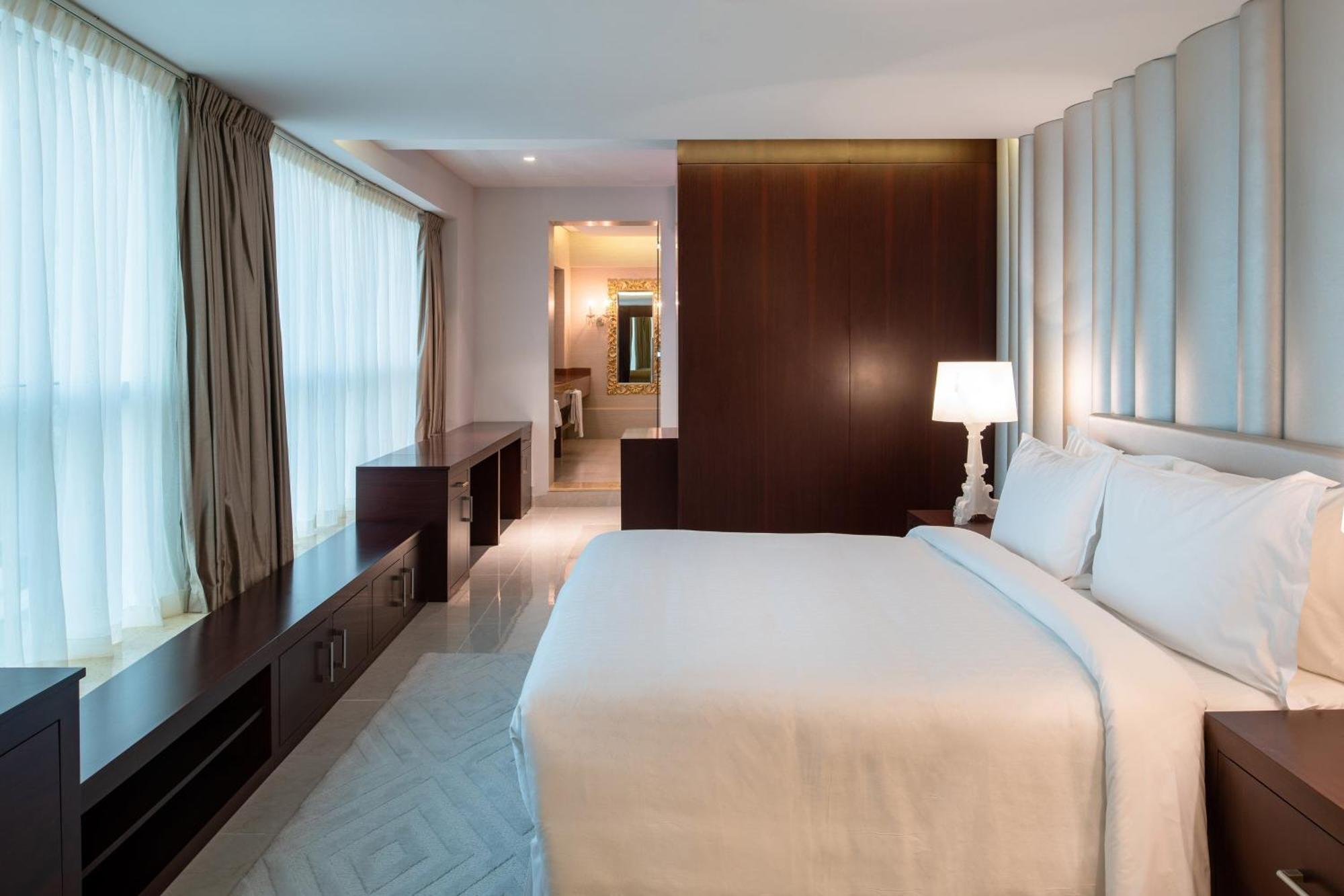 Four Points By Sheraton Şarja Dış mekan fotoğraf