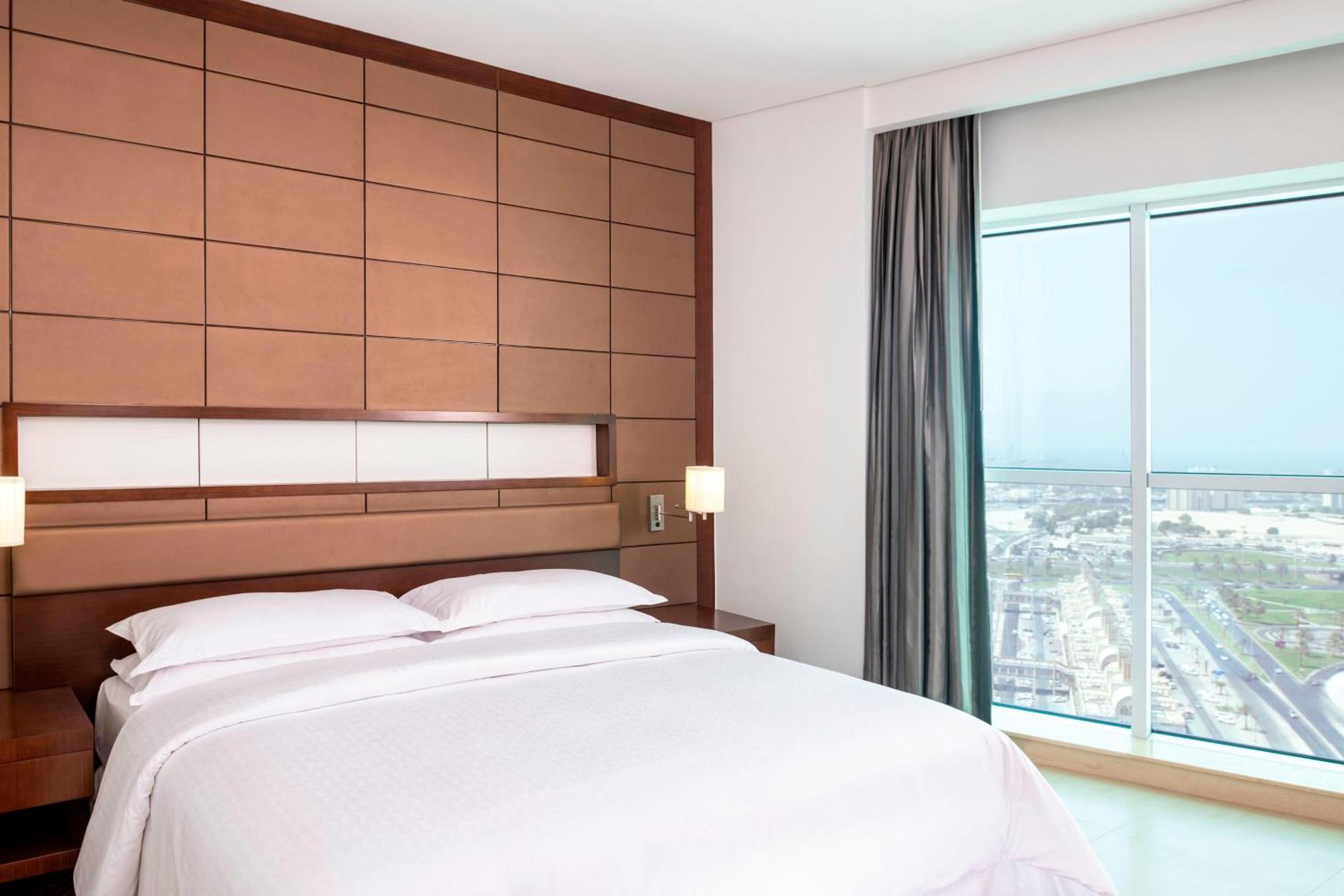 Four Points By Sheraton Şarja Dış mekan fotoğraf