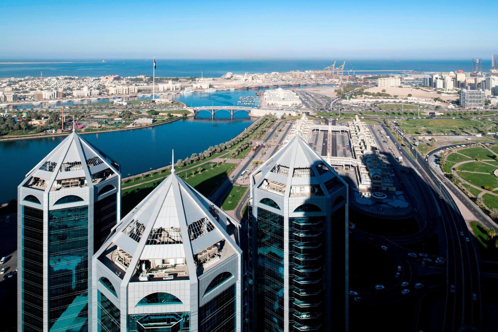 Four Points By Sheraton Şarja Dış mekan fotoğraf