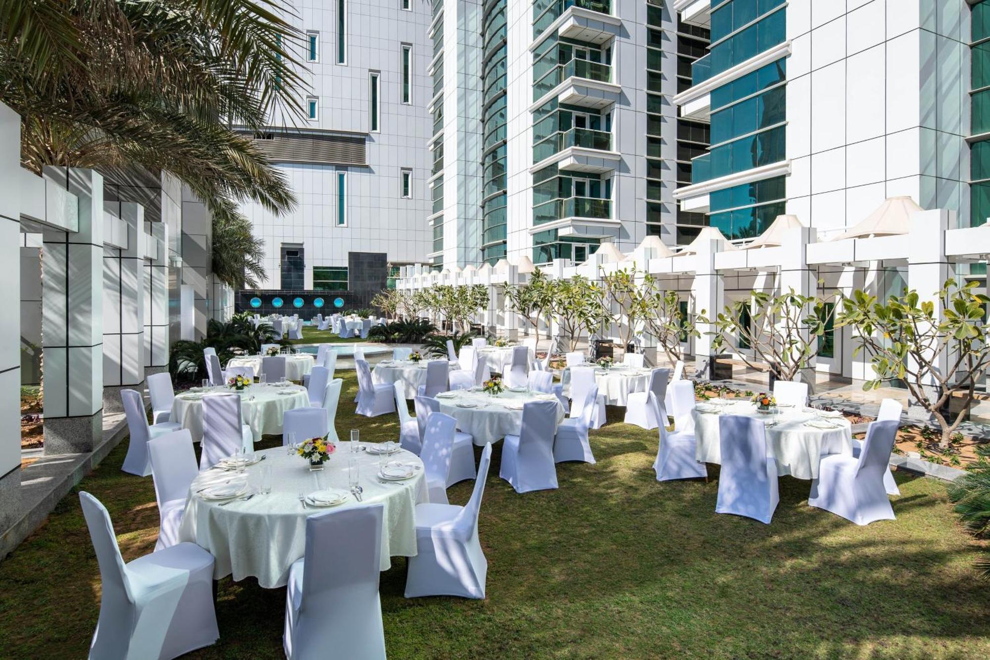 Four Points By Sheraton Şarja Dış mekan fotoğraf