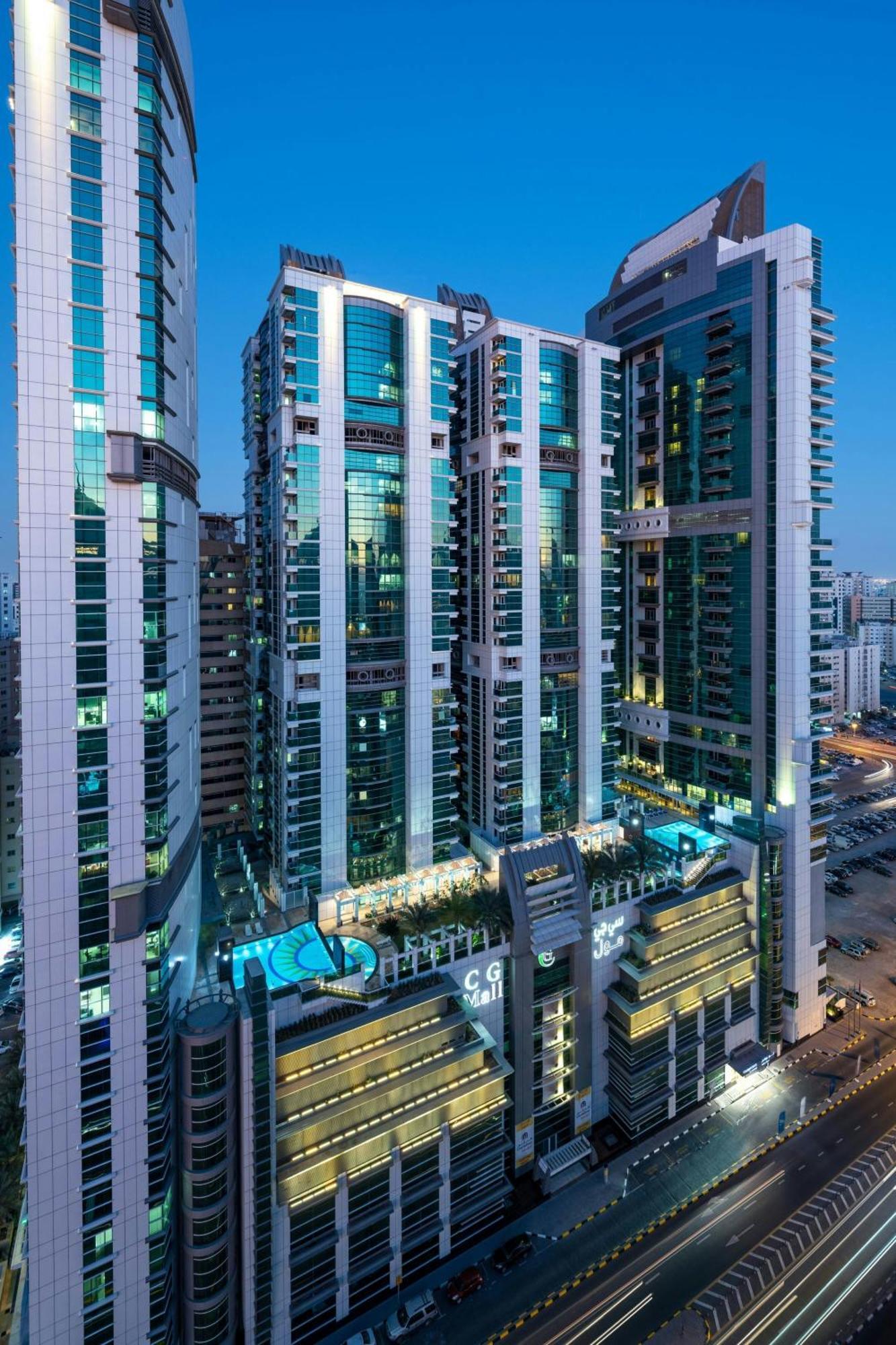 Four Points By Sheraton Şarja Dış mekan fotoğraf